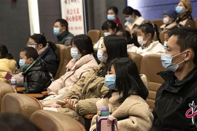 九六年属鼠2025年运势