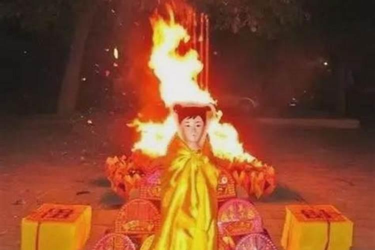 请问八字是看五行属性还是生肖属性？