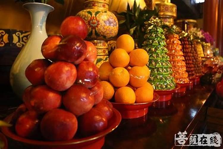 在家里拜太岁的话,贡品需要准备些什么呢？