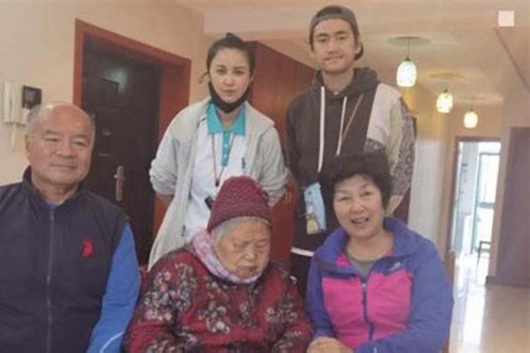 梦见外婆死了去参加葬礼的预兆