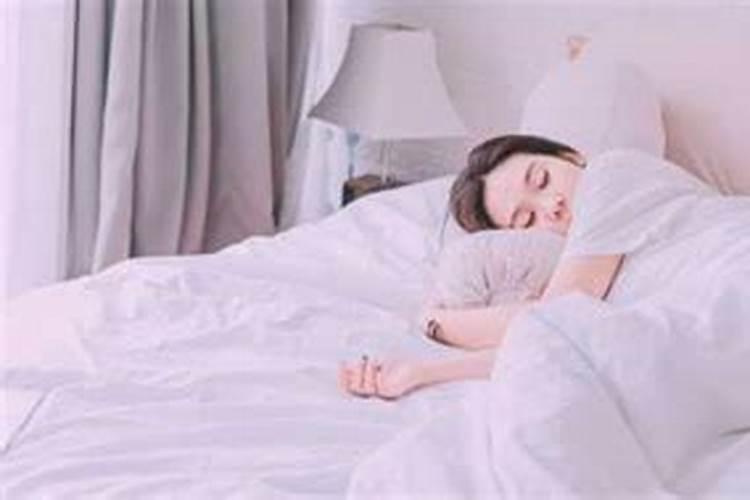 女人梦见茅房塌了什么意思