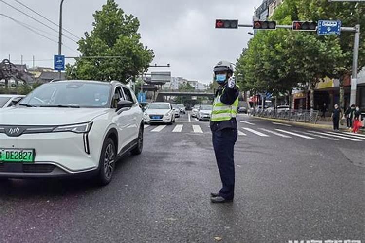出家人帮别人做法事如果收钱有什么后果？