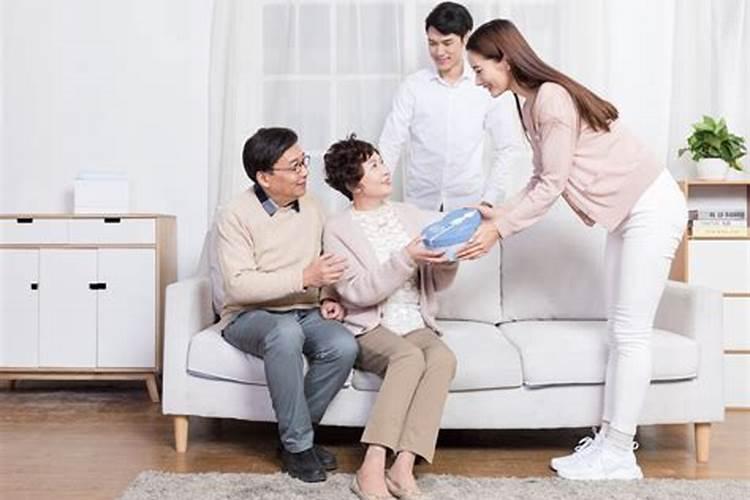 孩子白天说看见去世的太太了就在我们家中害怕怎么办[[？