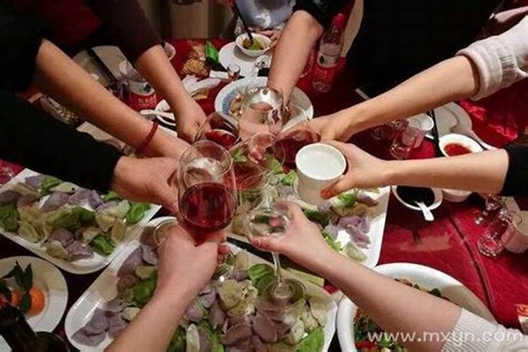 梦到同学聚会预示着什么？