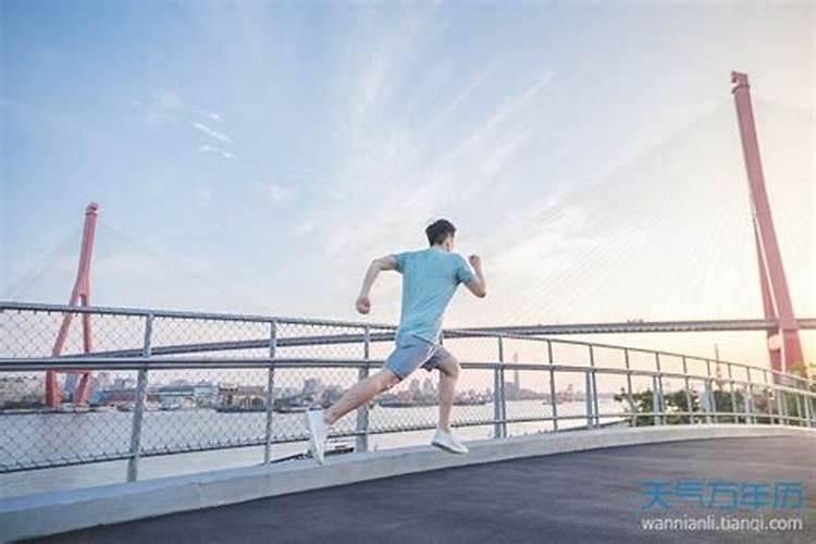 老是做梦梦到逃跑怎么回事 为什么梦到逃跑