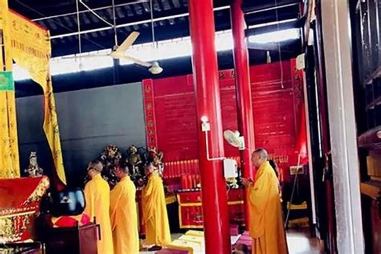 从属相上看巳蛇寅虎相害不合,但是从五行上看86年虎是男火,89年蛇是女...
