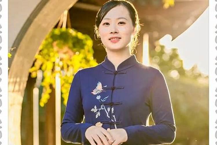 梦到雨伞不小心弄丢了,然后老板娘给了一整间放雨伞的地方给我,让我随便...