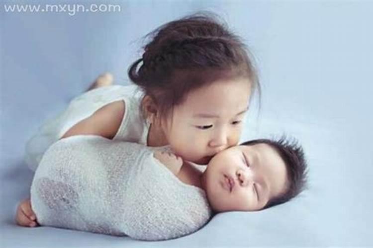 梦见妈妈又生了一个小孩的预兆