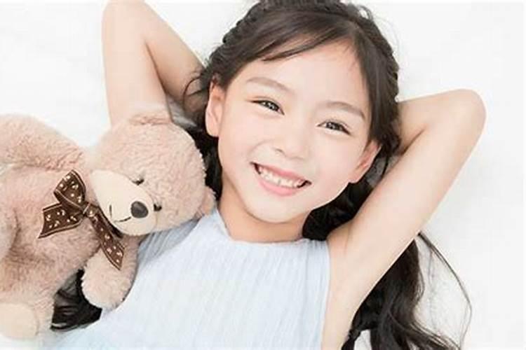 梦见女婴对自己笑的预兆
