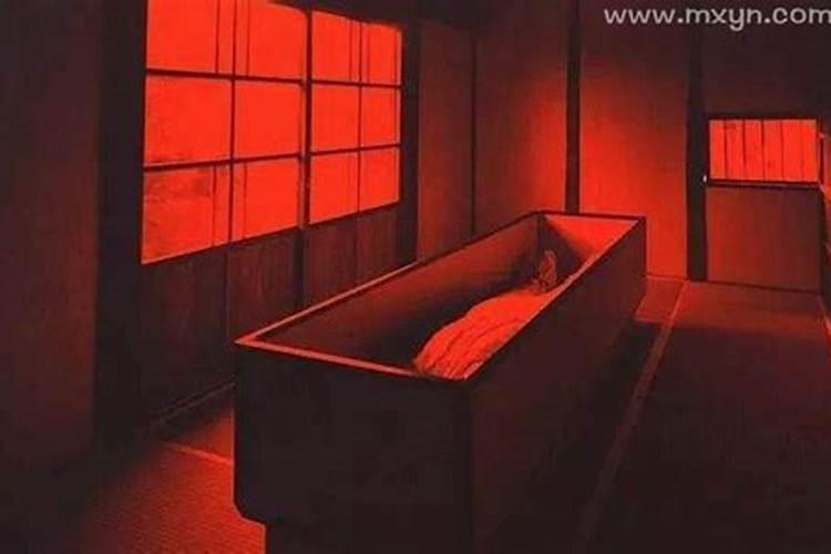 梦见弟弟在棺材里装死的预兆