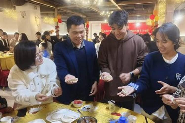 2023年正月初十八点零9出生的女孩缺什么？