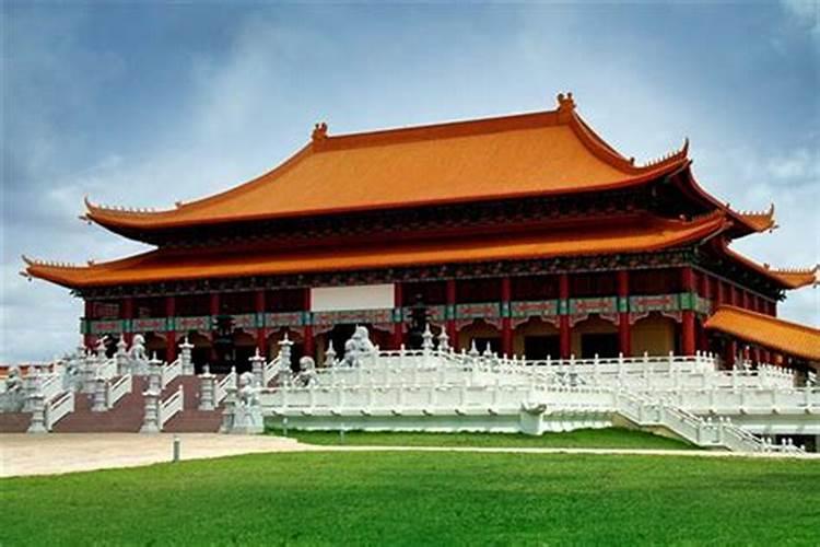梦见到墓地烧香扫墓