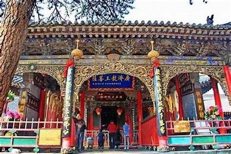 冲太岁应该怎么办？？