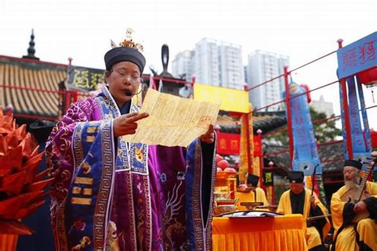 青城山的哪些景点适合游客拍照打卡？