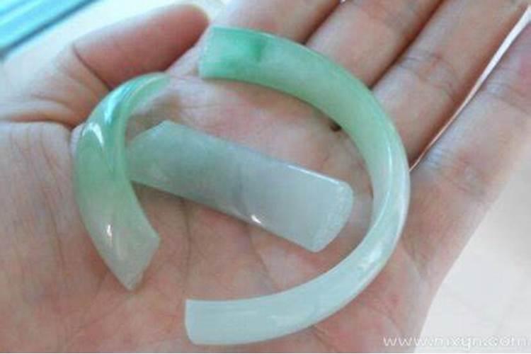 属兔人和属鸡人在一起合得来吗？