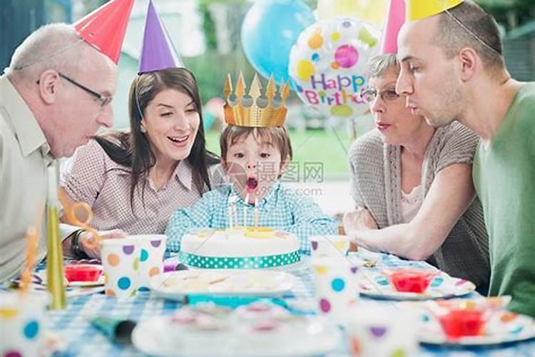 梦见过生日好多人来庆祝的预兆