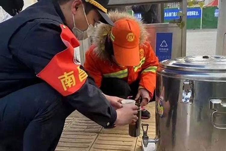 陕西咸阳,消防员吃饺子吃出妈妈的味道,这背后有着怎样的暖心故事...