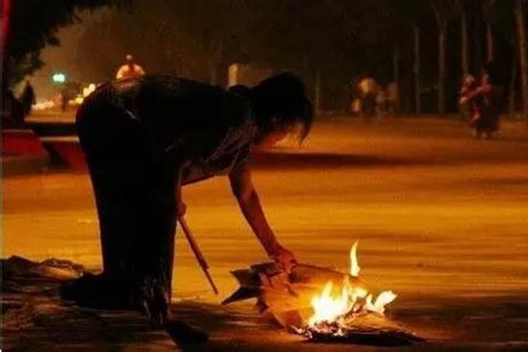 财神爷挂哪面墙上好 财神爷贴在进门的对面的墙上对吗