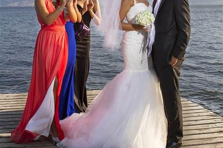 ...算命的人说她过不了几年就会离婚。她不信,可是过了两年她就离婚百...