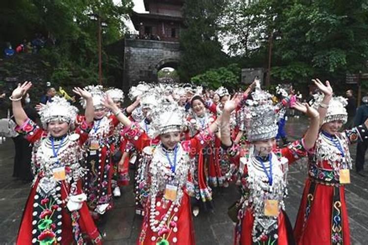 求教,“遍地龙蛇走马,五洋大闹中华.”这句谶语出处