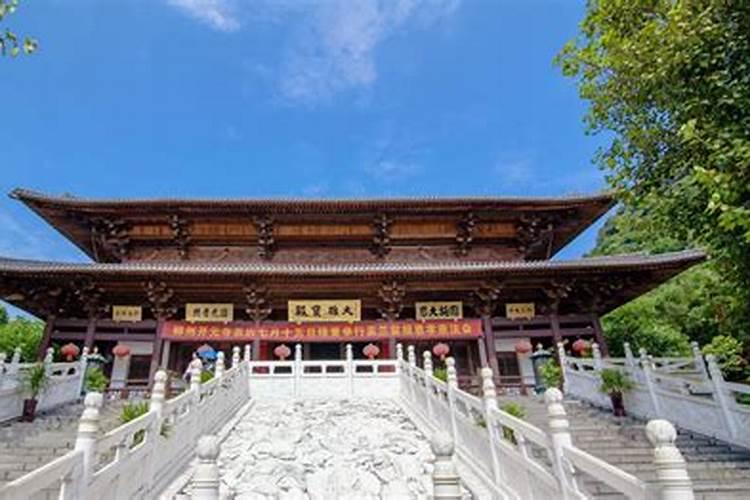 柳州的哥提黑狗给出租车抹狗血,黑狗血的作用是什么？
