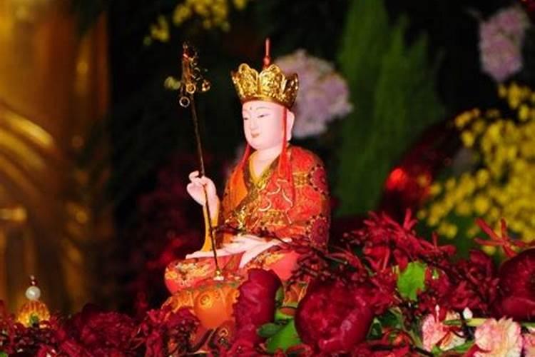 和尚被赶出寺庙的原因,是因为他做了哪些事情？