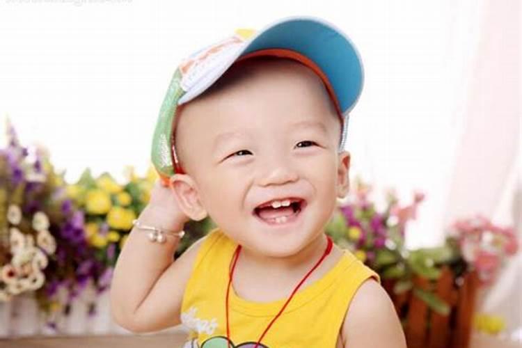 有小孩缘的人不是一般人,被小孩喜欢的人预示什么
