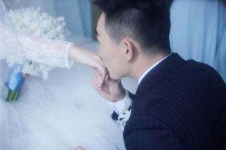 梦见前男友和他的家人是啥意思