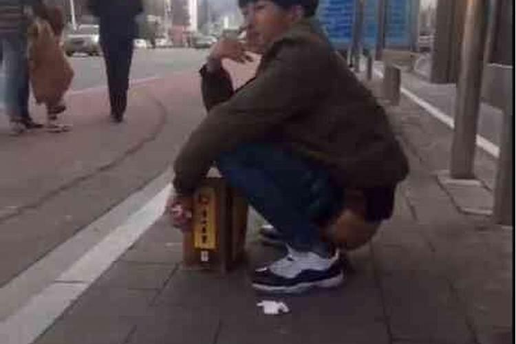 梦见在熟人面前上大号的预兆