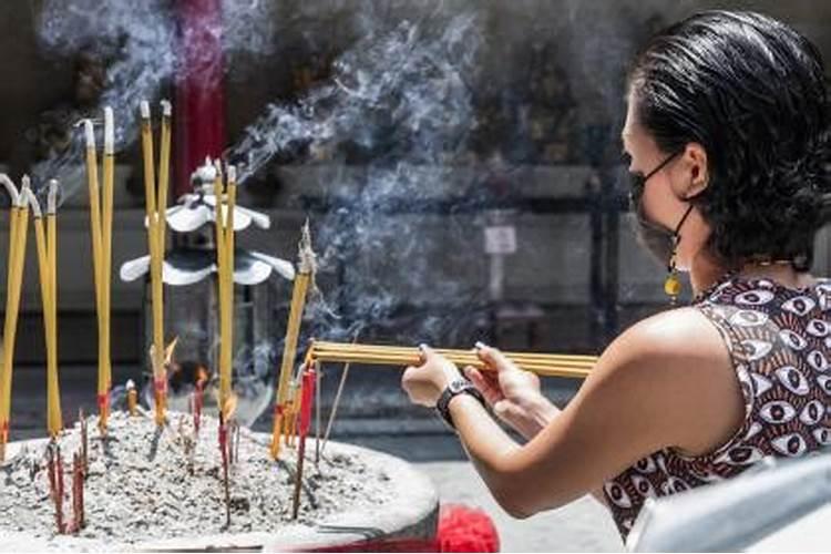 八字看大运流年动婚姻 流年与日干相合动婚之兆？