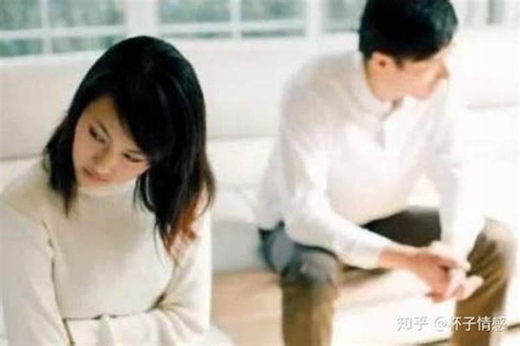 梦见老婆出轨要离婚的预兆