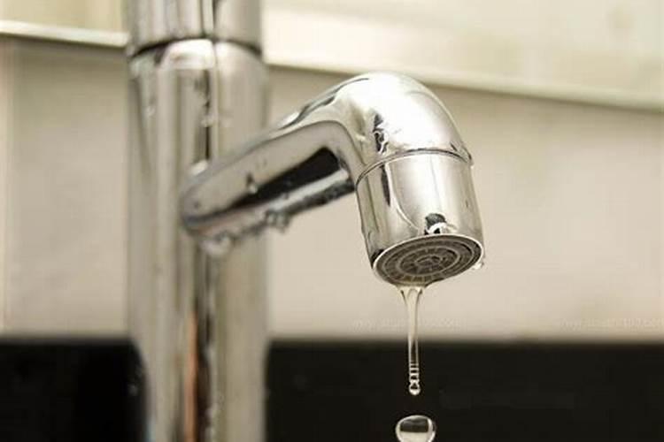 孕妇梦见水管漏水满地都是