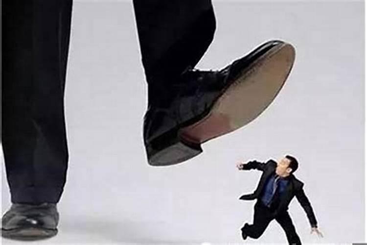算命的说犯小人是什么意思