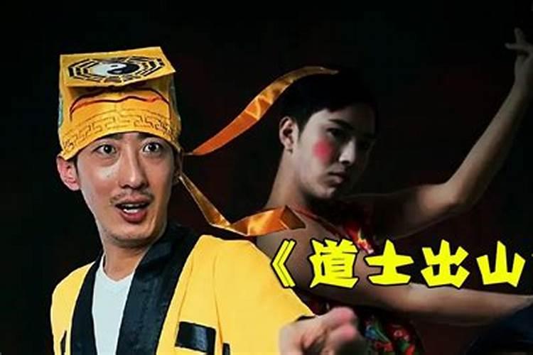 民间故事:妻子生下六指女娃,村民要用她祭河,道士见了跪地就拜
