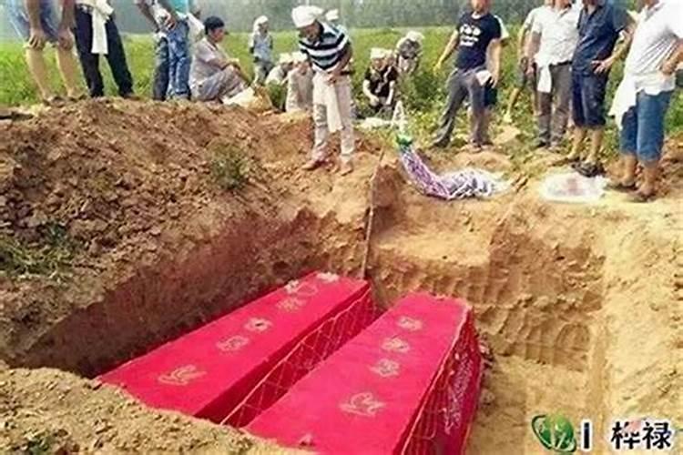 梦见死的亲人再次下葬