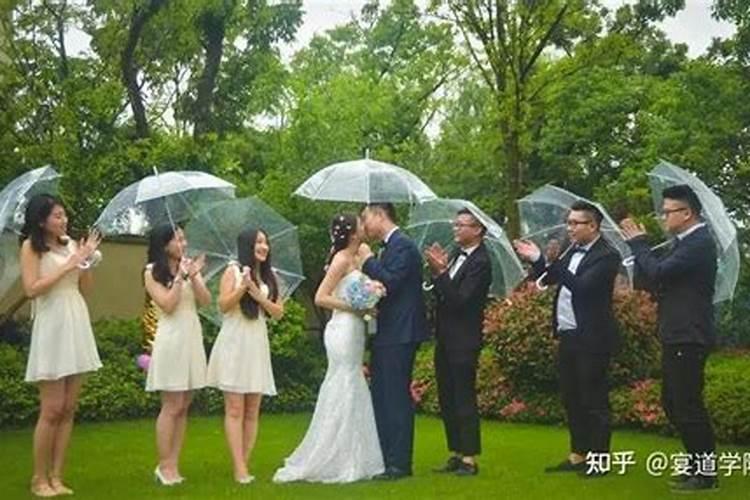 出远门时下雨预示什么