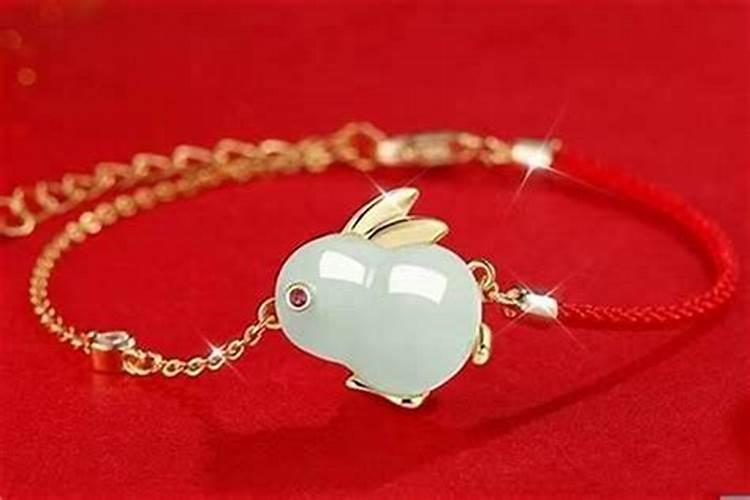 属狗2024年佩戴什么吉祥物饰品