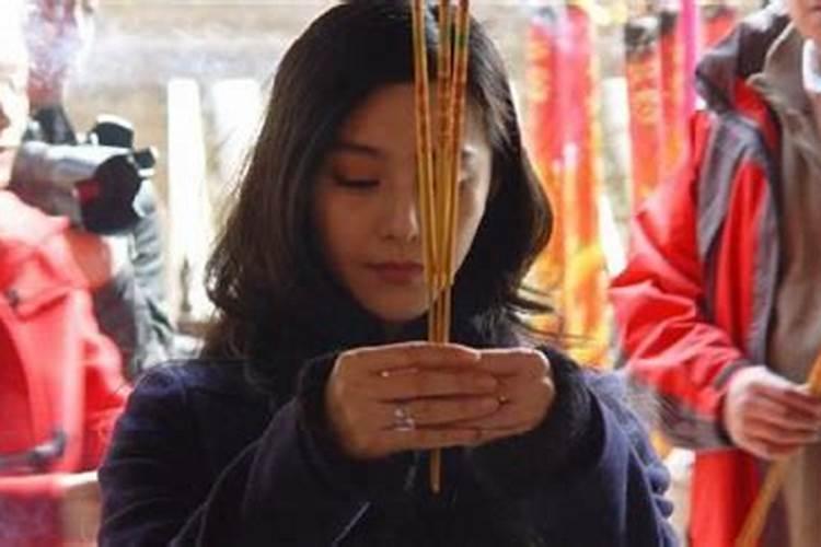 女子为转运请闺蜜男友做法事,被骗合体后才知遭到性侵,你如何看？