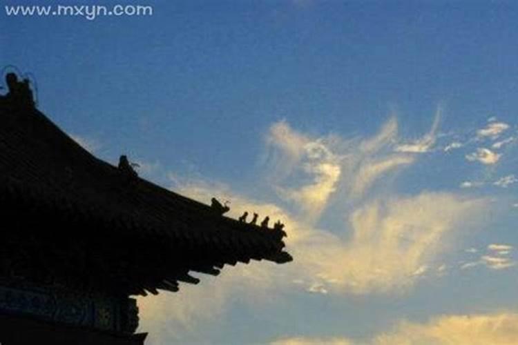已婚女人梦见天空出现好美的奇观