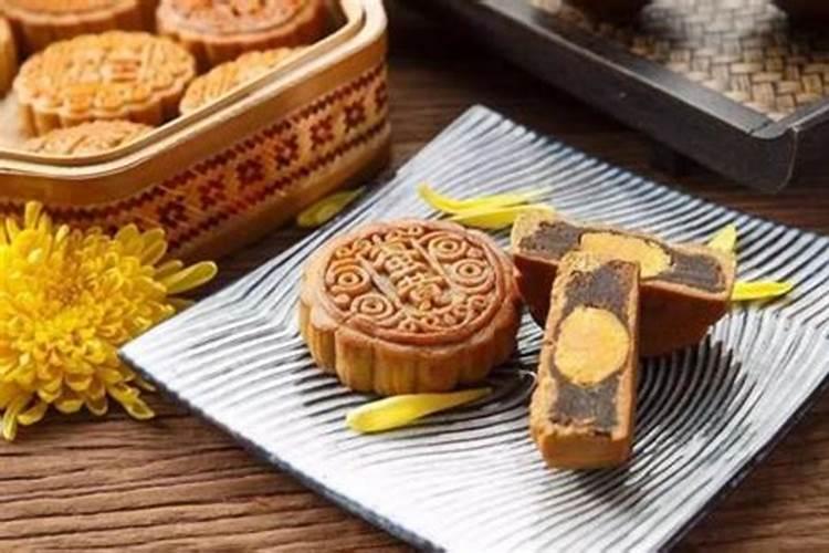 中秋节吃月饼的由来与风俗 中秋节的习俗有哪些