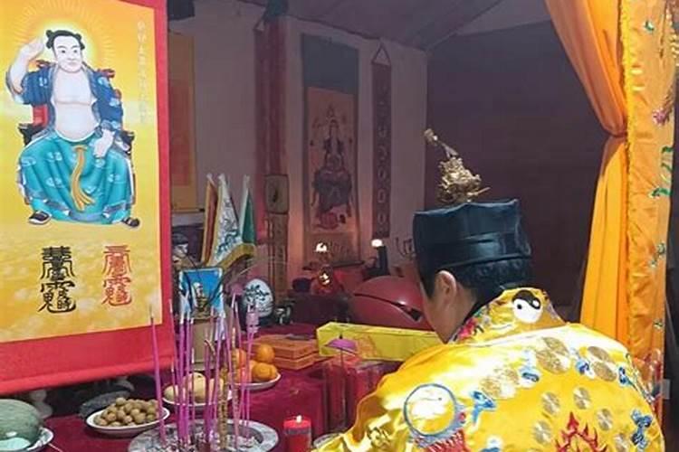 大妈背后搬弄是非,嚼舌根 嘲讽别人 这样的大妈有没有因果报应？