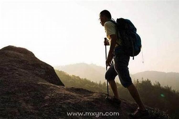 梦见自己爬山然后又下山的预兆
