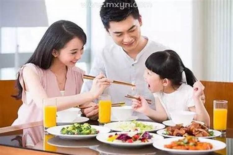 生肖鸡2025年运势 属鸡2025年运势及运程