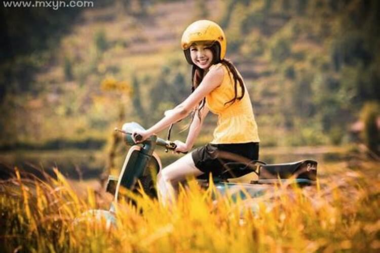 梦见骑摩托带着个小女孩的预兆