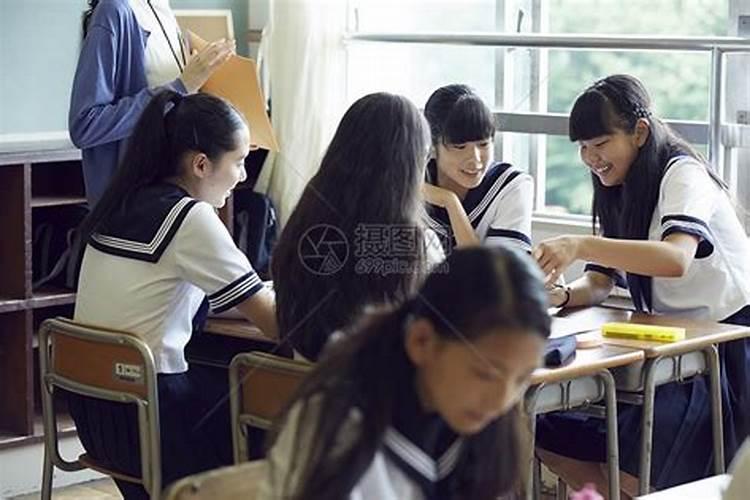 梦见同学聚会有什么寓意