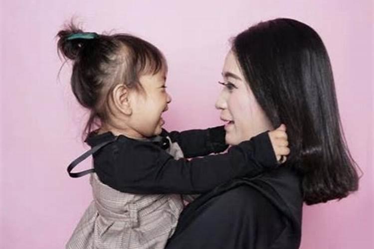 梦见漂亮的小女孩是什么预兆(梦见漂亮的小女孩是什么意思)