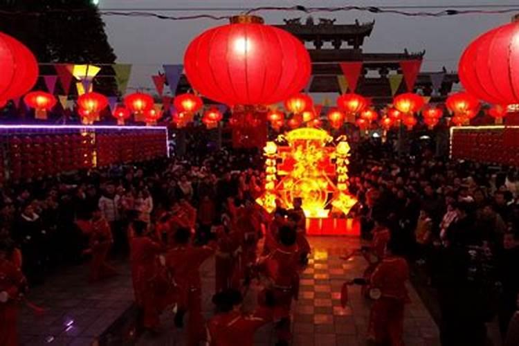 我们身边的民风民俗作文600字。急!!!
