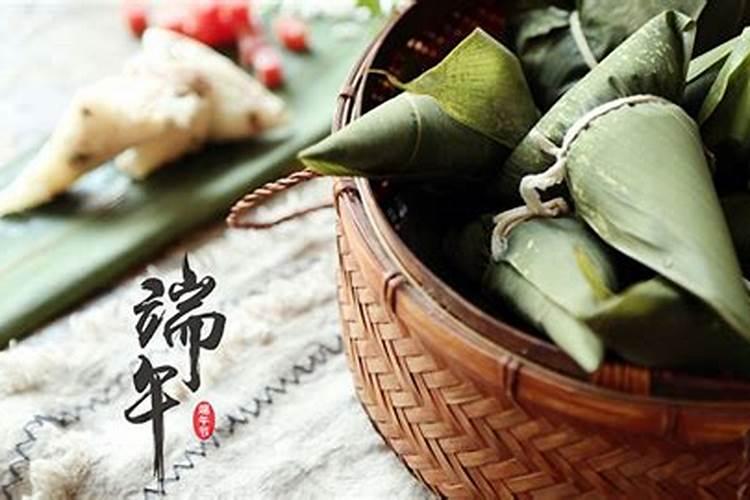 中元节晚上在街上烧纸,穿红衣服是可以辟邪吗？有这种说法吗？
