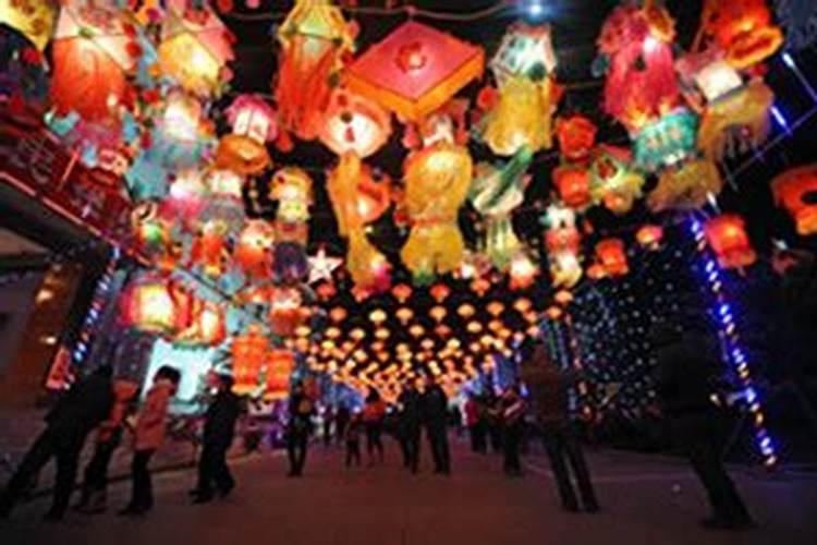 正月十五几点放烟花