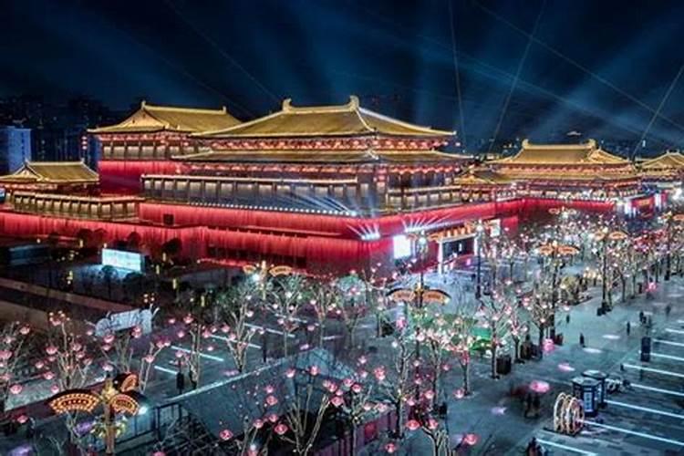 六爻中怎么看是动还是不动,举例说下,谢谢了